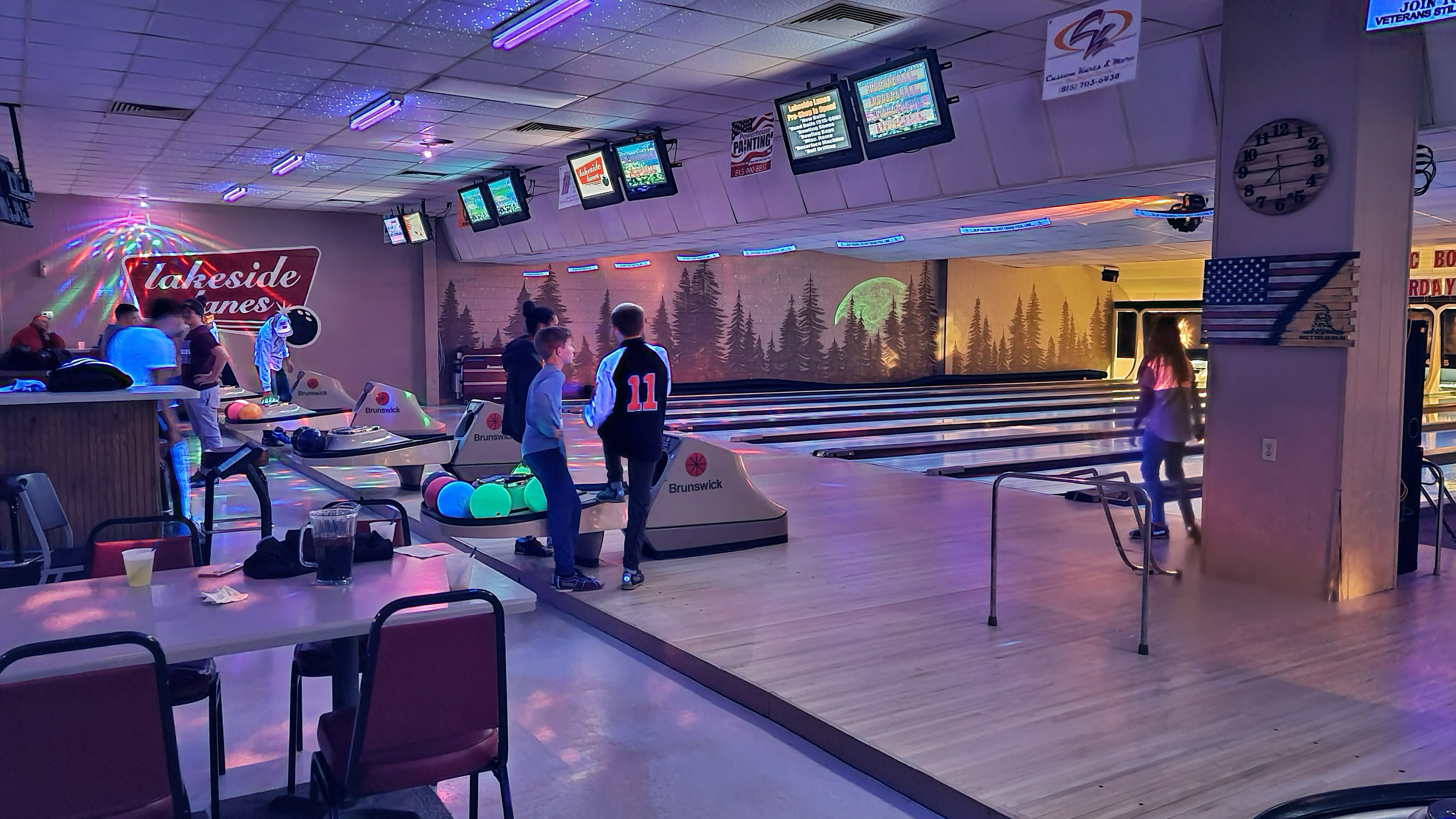 Lakeside Lanes
