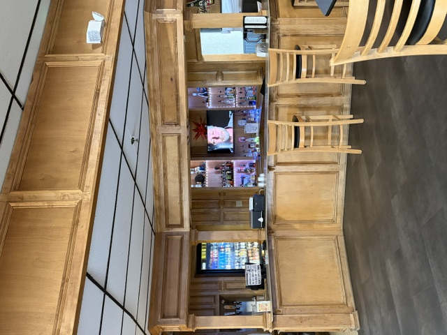 Bar & lounge